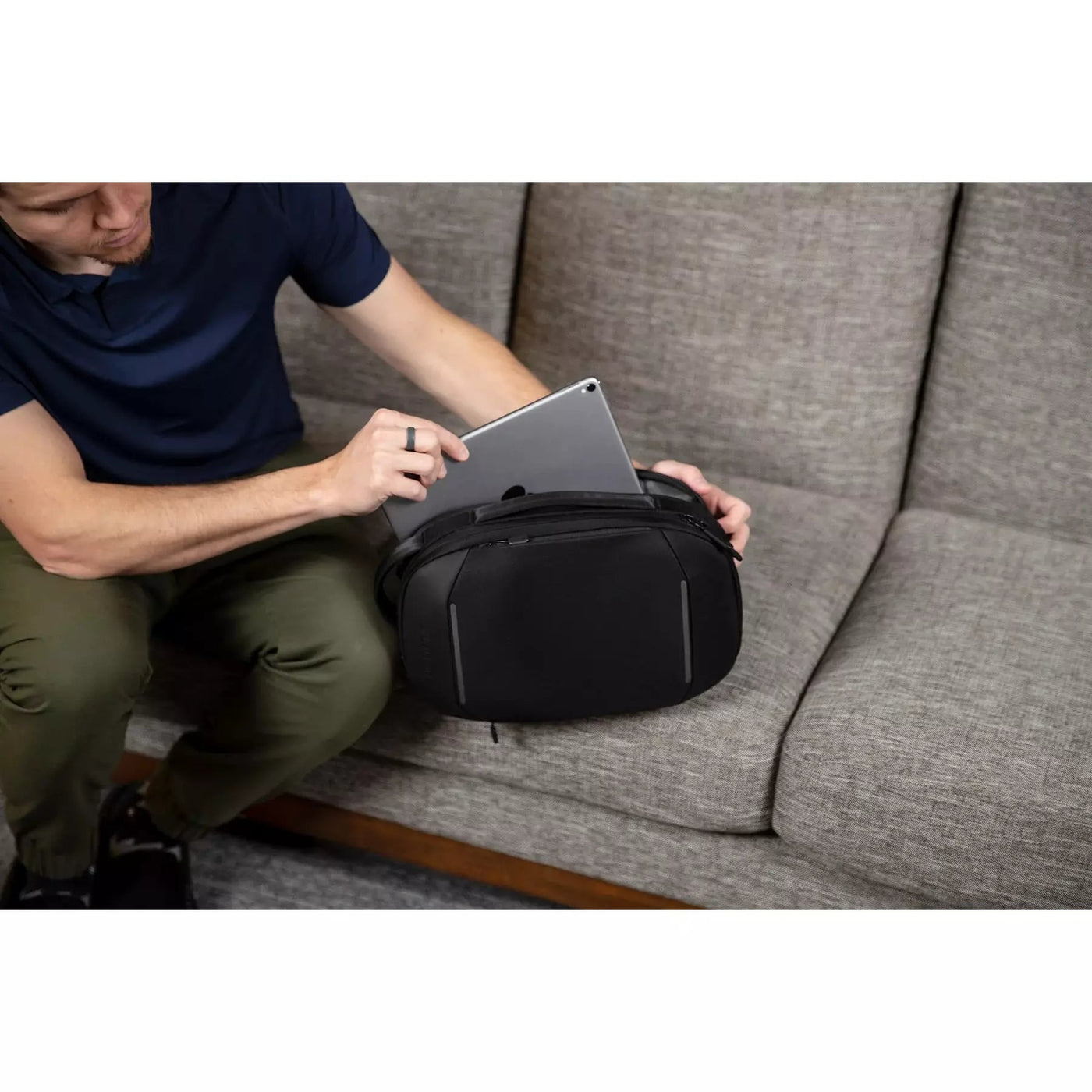 Nomatic Navigator Sling 6L